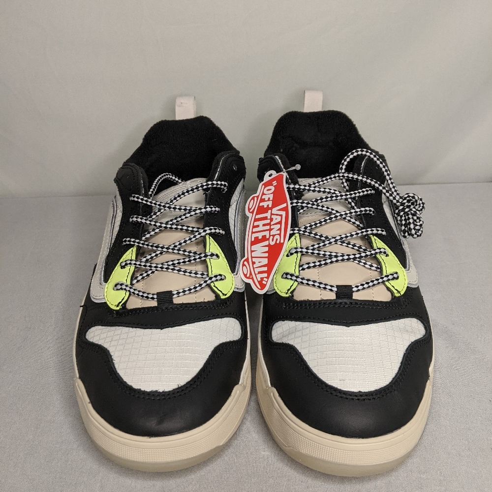 Vans - Picture 4 of 5